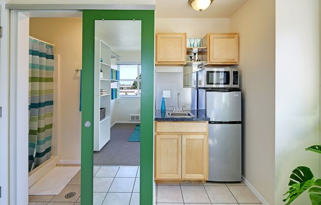 Convenient Apartments on Cap Hill!