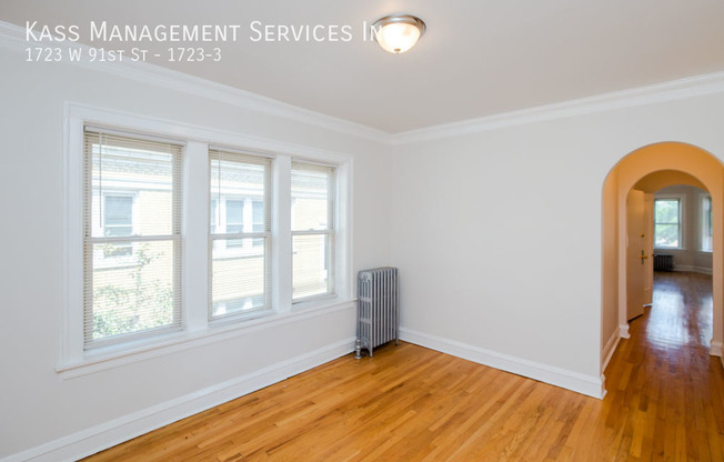 1723 W 91 ST