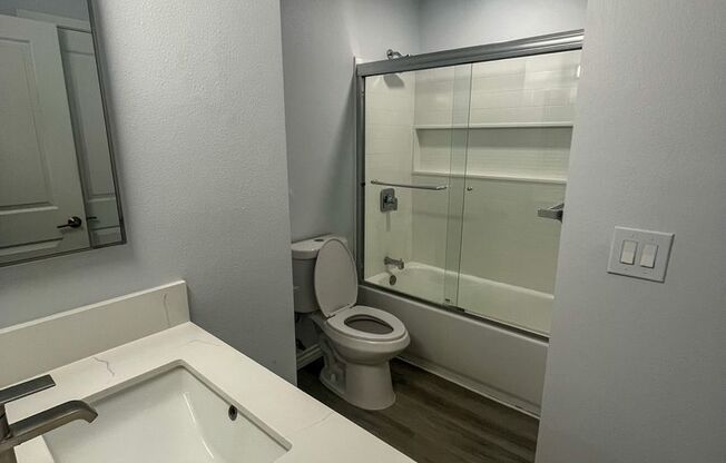 2 beds, 1 bath, 796 sqft, $2,400, Unit C-51