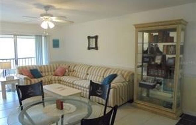 2 beds, 2 baths, $2,500, Unit 7B3