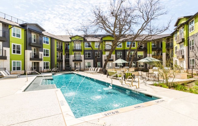 Pool with water feature