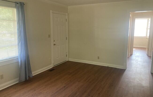 2 beds, 1 bath, $1,600