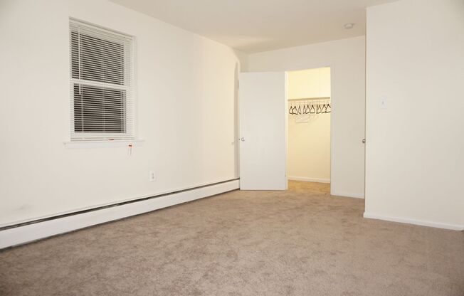 2 beds, 1 bath, 925 sqft, $1,389, Unit 1B