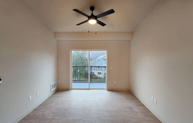 2 beds, 1 bath, 913 sqft, $1,900, Unit B-306