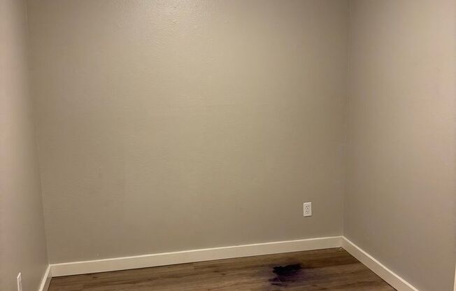 1 bed, 1 bath, 715 sqft, $1,995, Unit 216