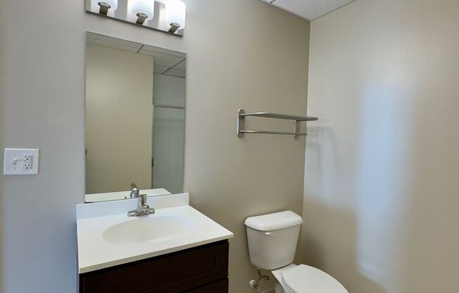 2 beds, 2 baths, 930 sqft, $2,200, Unit HA-814