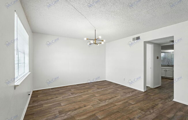 326 CANDLEWOOD LN