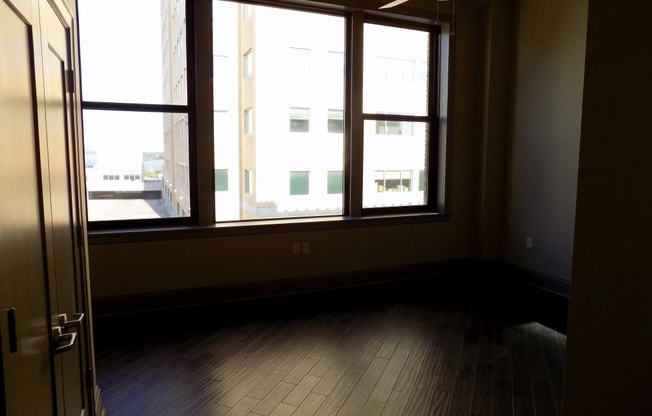 Come live in the Parker Building in Downtown Davenport.