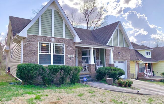 1016 Sunset Dr - Fully Furnished