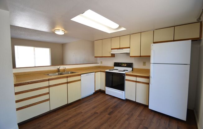 1981 Mineola Court