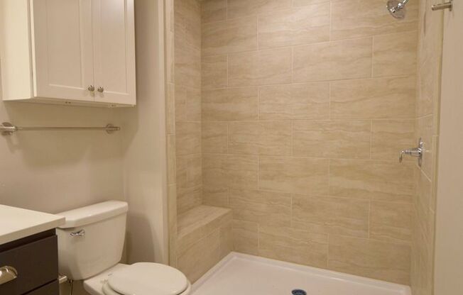 2 beds, 2 baths, 981 sqft, $1,400, Unit 307