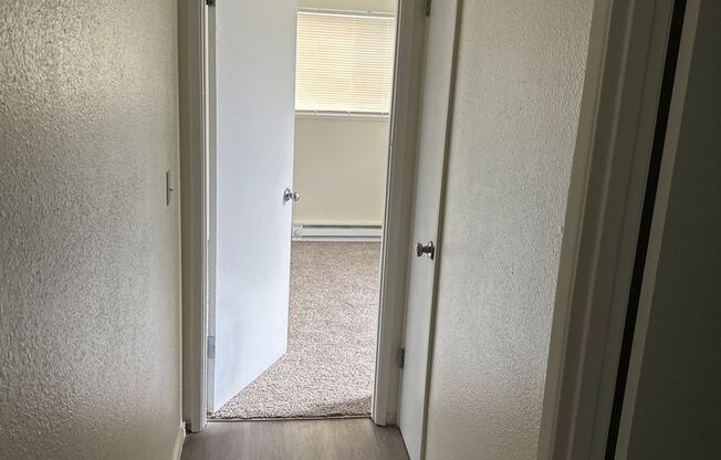 3 beds, 1 bath, 872 sqft, $1,750, Unit 2-25