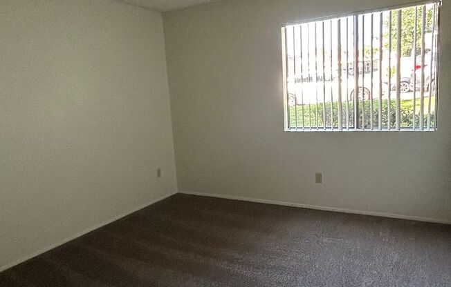 2 beds, 2 baths, 900 sqft, $2,200, Unit 73