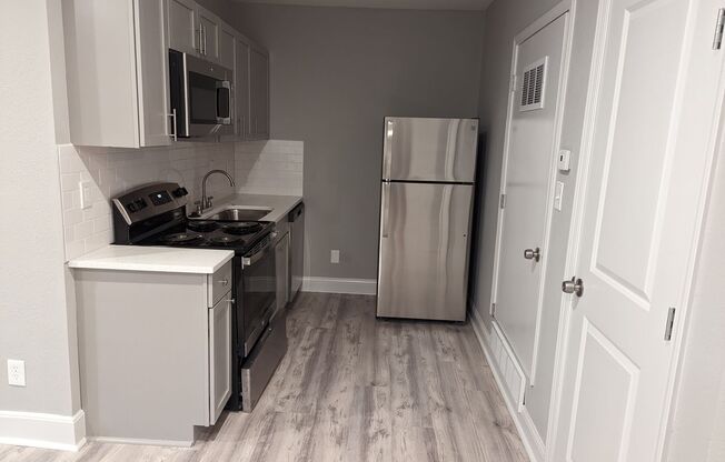 1 bed, 1 bath, $1,045, Unit 1205 E Armour Blvd. - 101