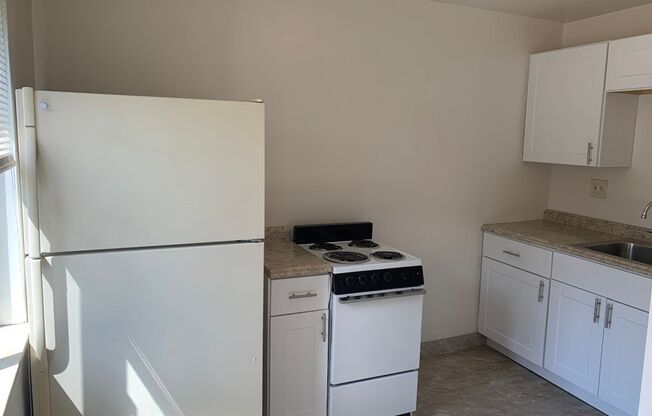 2 beds, 1 bath, 741 sqft, $1,675, Unit A1