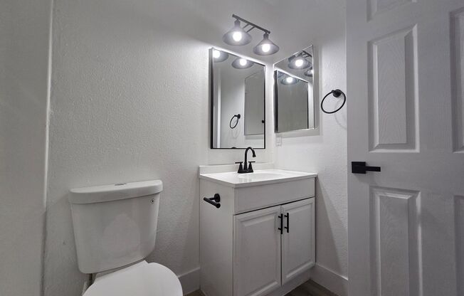 2 beds, 2 baths, 875 sqft, $1,395, Unit 7