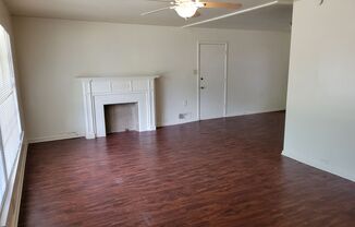 2 beds, 1 bath, $1,300