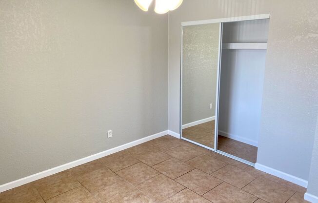 2 beds, 1 bath, $1,195