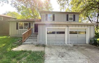8921 W 98th Ter