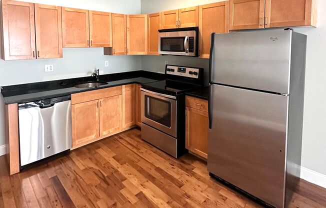 1 bed, 1 bath, 670 sqft, $1,825, Unit 137
