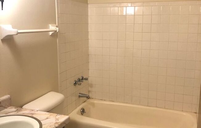 1 bed, 1 bath, 675 sqft, $999, Unit 7910 - 5