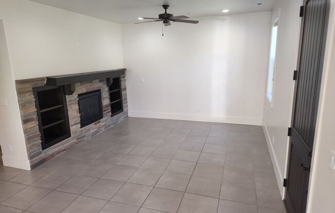 Convenient Park's Edge Townhouse