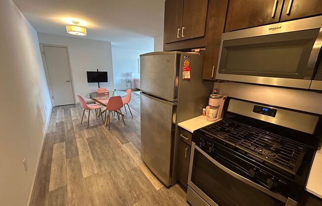 2 beds, 1 bath, $1,395, Unit 204