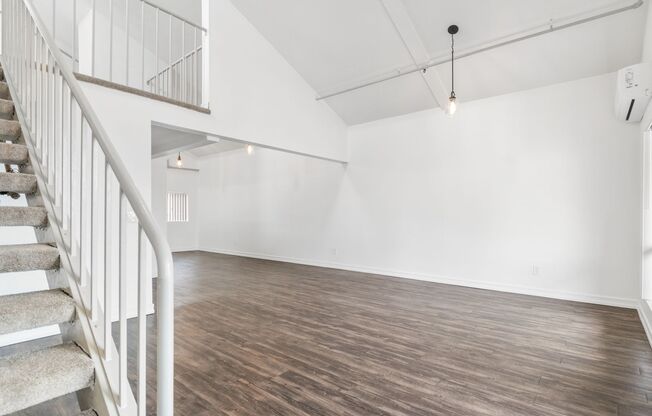 1 bed, 1 bath, 1,000 sqft, $2,450, Unit 431