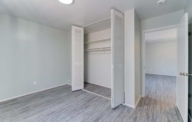 Vacant Bedroom at Johnson Legacy Apartments, Milwaukee, WI