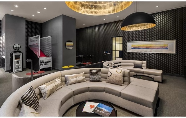 2 beds, 2 baths, 1,123 sqft, $8,450, Unit 25M