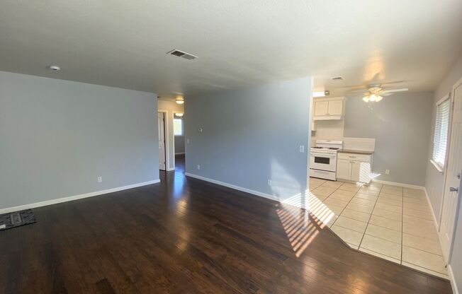 2 beds, 1 bath, 768 sqft, $1,895, Unit LAW-11