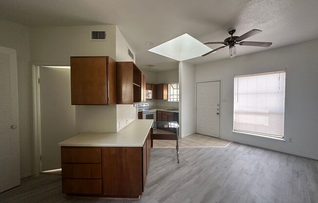Studio, 1 bath, 432 sqft, $895, Unit 64