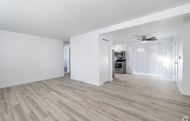 2 beds, 1 bath, 812 sqft, $1,595, Unit 5129