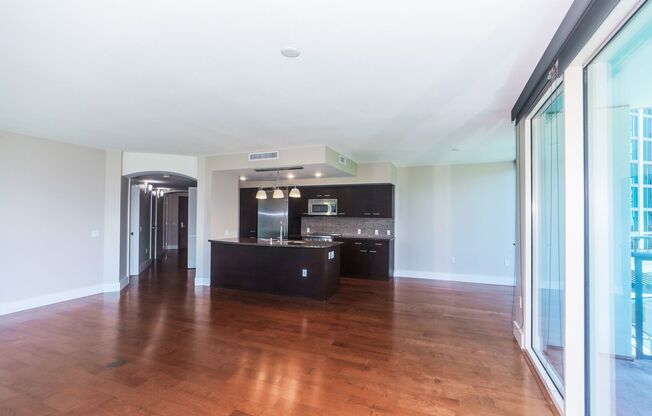 Allure Waikiki - 2 bedroom, 2 bath with 1 covered parking.