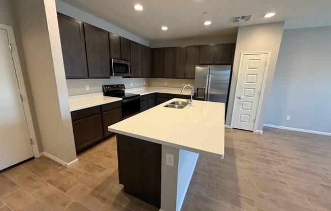 3 beds, 2.5 baths, $2,195, Unit # 22