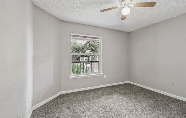 2 beds, 2 baths, 966 sqft, $1,499, Unit 07-303