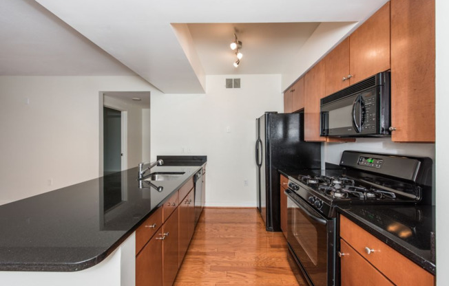 LARGE 1 Bedroom/1 Bathroom with Balcony in Bustling Mount Vernon Triangle!!