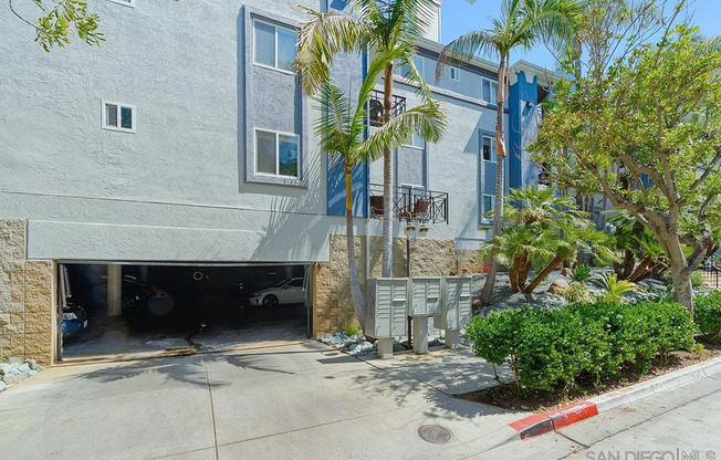 1756 Essex St Unit 206
