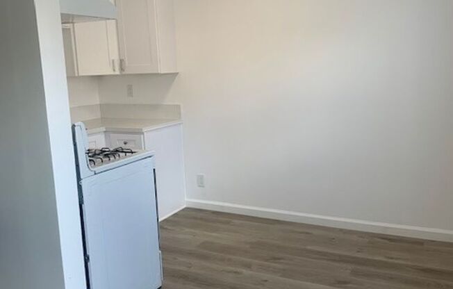 2 beds, 1 bath, $2,150