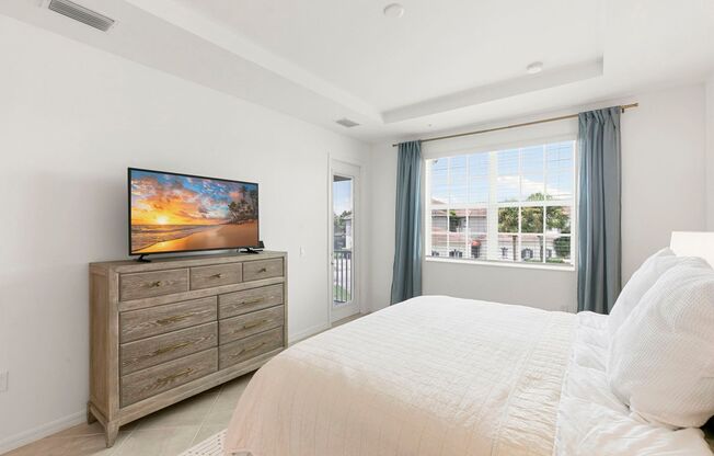 3 beds, 2 baths, $2,950, Unit #201
