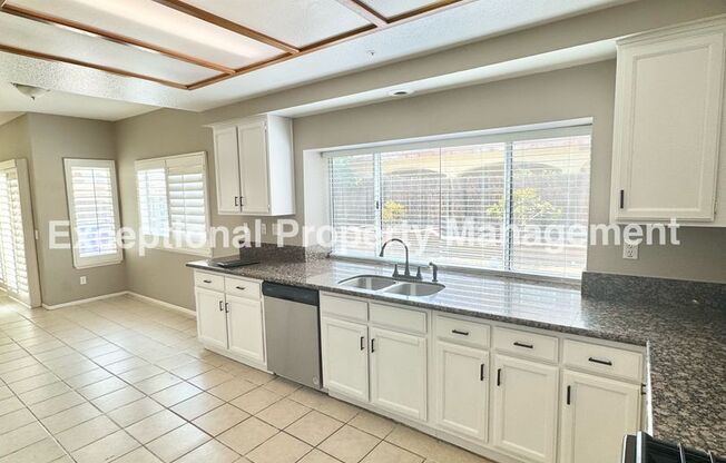 Great 4 bed 3 bath home in Fontana