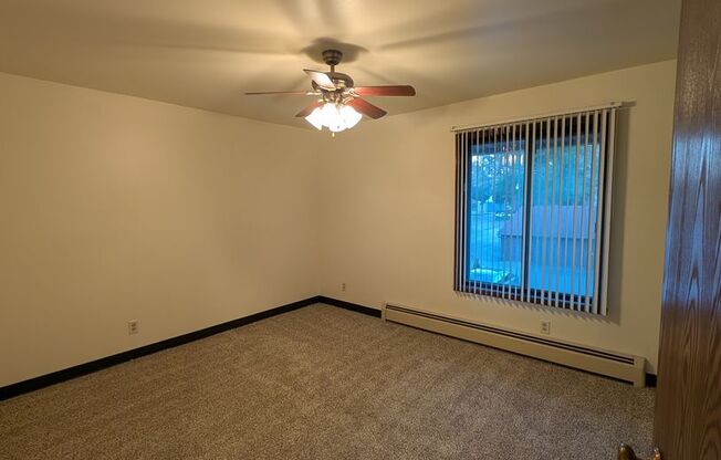 2 beds, 1 bath, 970 sqft, $1,149, Unit FB   3058