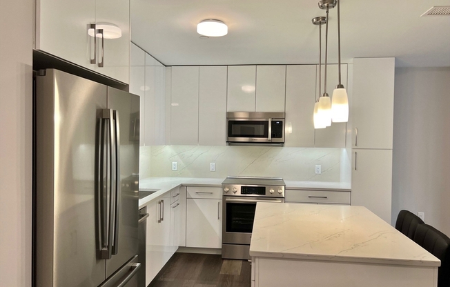 1 bed, 1.5 baths, 869 sqft, $3,750, Unit 401