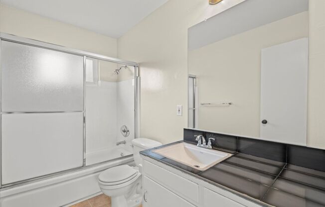 2 beds, 1 bath, $2,995, Unit 254 College Unit B