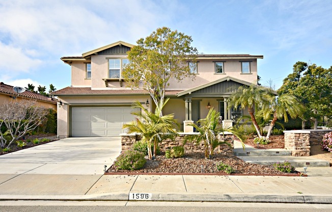 Beautiful, Spacious 4BR Home In Cantamar Community!!