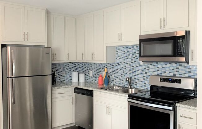 1 bed, 1 bath, 640 sqft, $925, Unit 2335-01