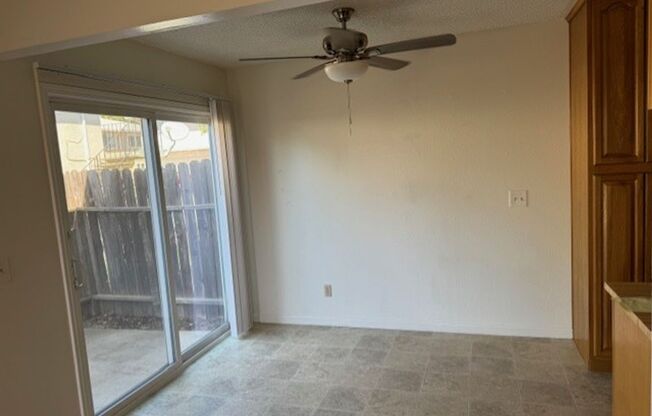 2 beds, 1 bath, 875 sqft, $1,950