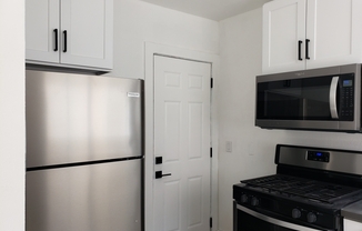 1 bed, 1 bath, $2,195, Unit 1514 1/4 N Glendale Blvd