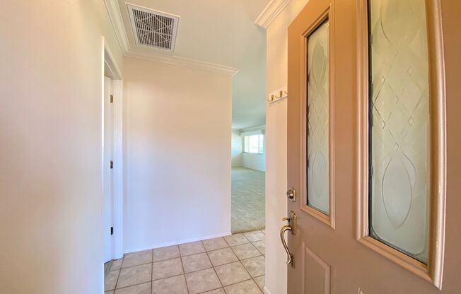 Beautiful corner condo in Lake San Marcos