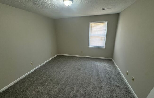 2 beds, 1 bath, $1,000